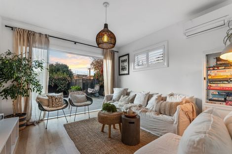 Photo of property in 64 Jeffreys Road, Fendalton, Christchurch, 8052