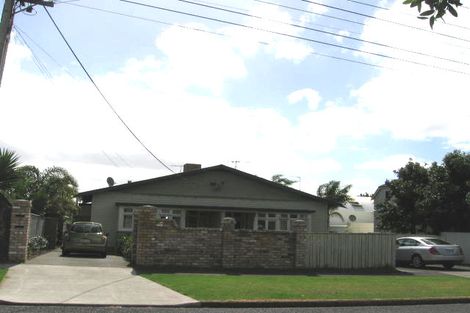 Photo of property in 2/6 Saltburn Road, Milford, Auckland, 0620