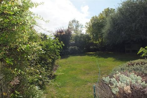 Photo of property in 11 Brockhall Lane, Avonhead, Christchurch, 8042