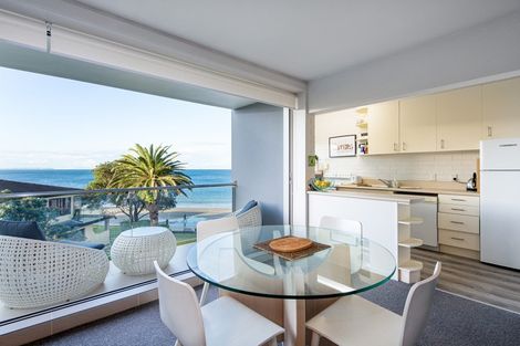 Photo of property in Seaview Apartments, 8/64 Milford Road, Milford, Auckland, 0620