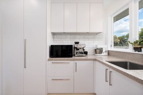 Photo of property in 6 Thornlow Street, Glendene, Auckland, 0602