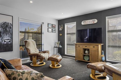 Photo of property in 28 Highgate Drive, Rangiora, 7400