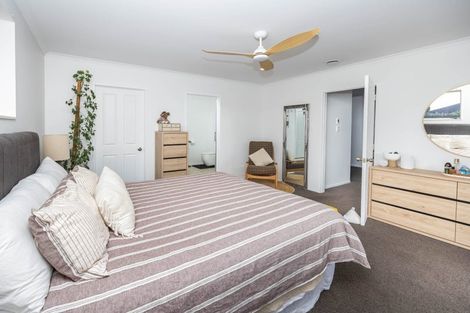 Photo of property in 12 Flora Way, Rototuna, Hamilton, 3210