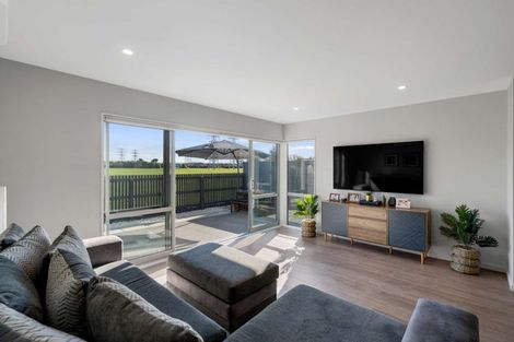 Photo of property in 42 Menin Gate Crescent, Broomfield, Christchurch, 8042