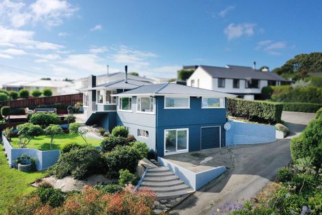 Photo of property in 12 Selwyn Street, South Hill, Oamaru, 9400
