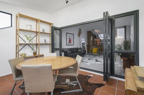 Photo of property in Courtenay Mews Apartments, 18/14u Alpha Street, Te Aro, Wellington, 6011
