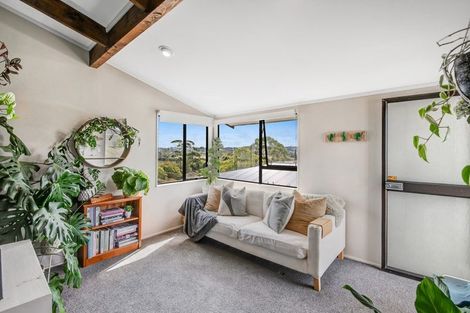 Photo of property in 22 Moffat Road, Red Beach, 0932