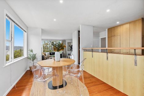 Photo of property in 8 Durham Crescent, Aro Valley, Wellington, 6021