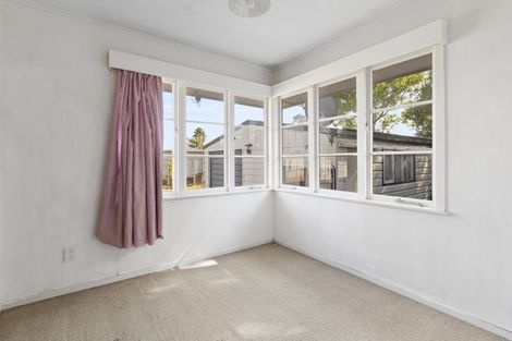 Photo of property in 2a Coniston Avenue, Te Atatu South, Auckland, 0610