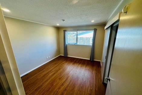 Photo of property in 92 Thurleigh Grove, Karori, Wellington, 6012