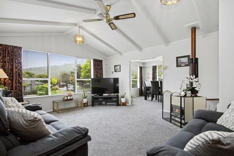 Photo of property in 4 Monterey Place, Totara Park, Upper Hutt, 5018