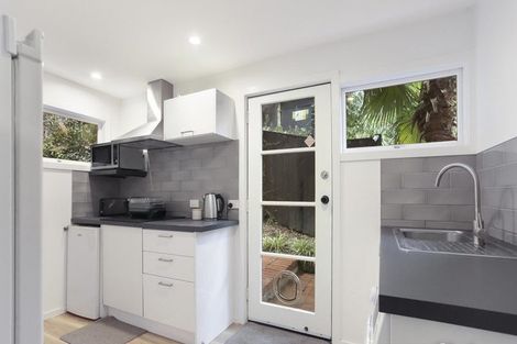 Photo of property in 47 Tainui Road, Titirangi, Auckland, 0604