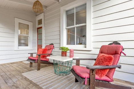 Photo of property in 95 Milton Road, Bluff Hill, Napier, 4110