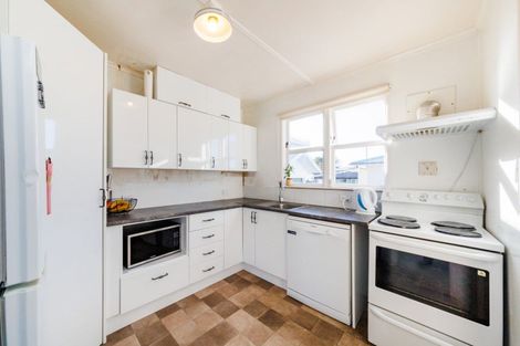 Photo of property in 2 Signal Street, Marton, 4710