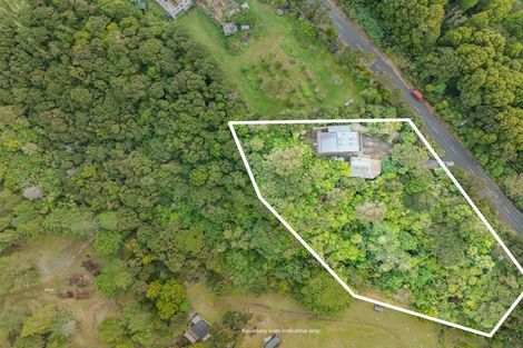 Photo of property in 29 Tahunatapu Road, Parua Bay, Whangarei, 0174