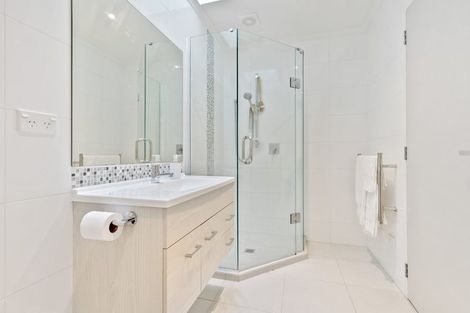 Photo of property in 7 Kanuka Road, Hobsonville, Auckland, 0616