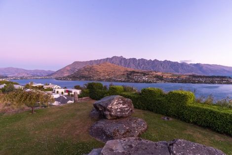 Photo of property in 10 Peregrine Place, Queenstown, 9300