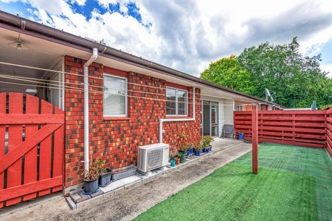 Photo of property in 2/102 Heretaunga Street, Palmerston North, 4414