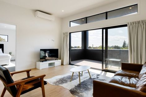 Photo of property in 7u4 Tarbett Road, Hillcrest, Hamilton, 3216