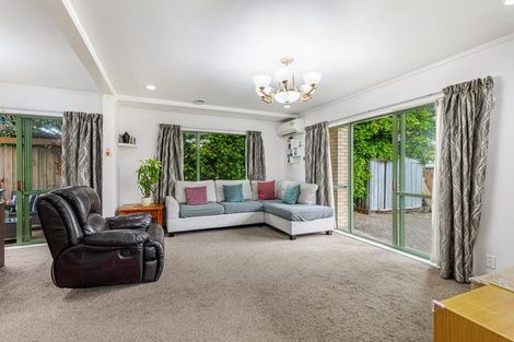 Photo of property in 1/28 Harrington Road, Henderson, Auckland, 0610