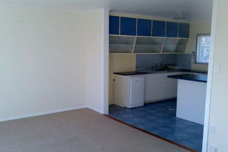 Photo of property in 2/58 Rimu Street, New Lynn, Auckland, 0600