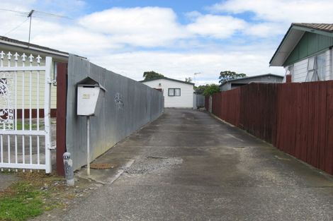 Photo of property in 87 Idlewild Avenue, Mangere, Auckland, 2022