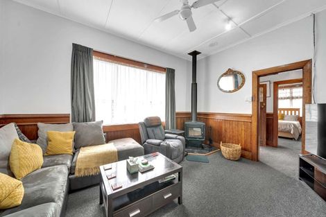 Photo of property in 10 Saunders Street, Owaka, 9535
