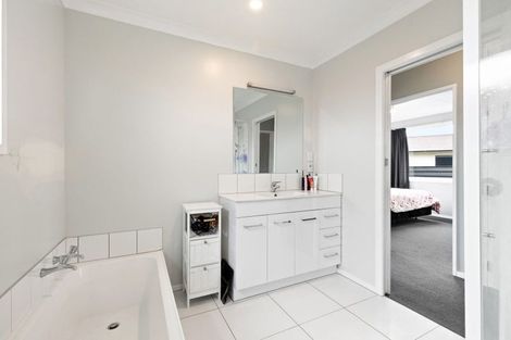 Photo of property in 49 Kimberley Grove, Westbrook, Palmerston North, 4412