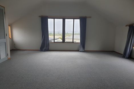 Photo of property in 28 Pohutukawa Avenue, Red Beach, 0932