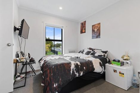 Photo of property in 2/135 Silverdale Road, Hillcrest, Hamilton, 3216