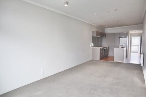 Photo of property in 302/277 Maunganui Road, Mount Maunganui, 3116