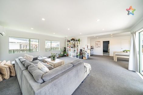 Photo of property in 5a Kilkenny Grove, Wainuiomata, Lower Hutt, 5014