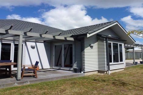 Photo of property in 14 Rosalie Terrace, Kelvin Grove, Palmerston North, 4414
