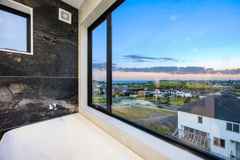 Photo of property in 7 Pakirikiri Street, Long Bay, 0630