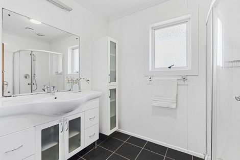 Photo of property in 12 Saxton Road, Upper Vogeltown, New Plymouth, 4310