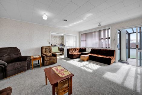 Photo of property in 27 Pacey Avenue, Hawera, 4610