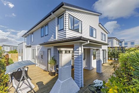 Photo of property in 8 Tawatawa Street, Long Bay, Auckland, 0630