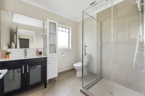 Photo of property in 162 Saint James Drive, Huntington, Hamilton, 3210