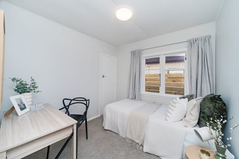 Photo of property in 18 Ashford Avenue, Hokowhitu, Palmerston North, 4410