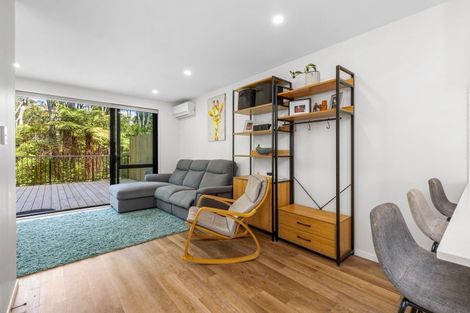 Photo of property in 29 Tokai Place, Glen Eden, 0602