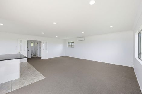 Photo of property in 17a Cherry Tree Place, Massey, Auckland, 0614