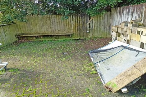 Photo of property in 7 Halloran Place, Massey, Auckland, 0614