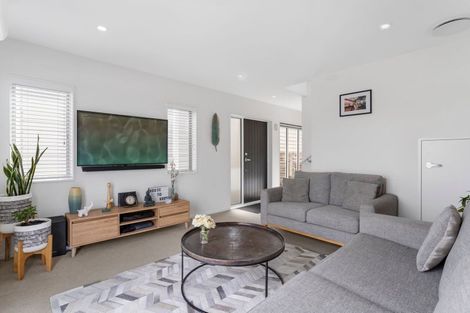 Photo of property in 57 Divide Loop, Takanini, 2112