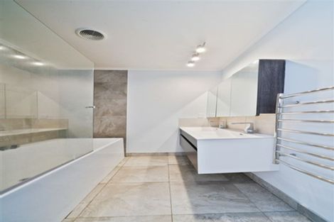 Photo of property in 30a Holland Street, Pukekohe, 2120