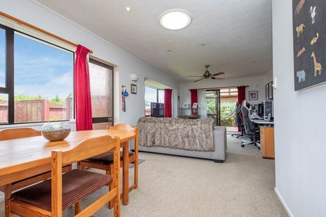Photo of property in 5/4074 Great North Road, Glen Eden, Auckland, 0602