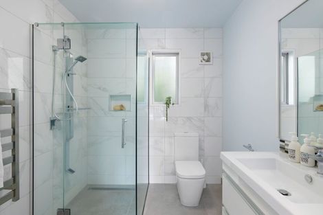Photo of property in 64 Hewitts Road, Merivale, Christchurch, 8014