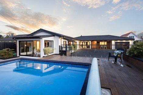 Photo of property in 215 Bay View Road, Saint Clair, Dunedin, 9012