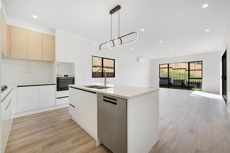 Photo of property in 42 Whakairo Crescent, Gulf Harbour, 0930