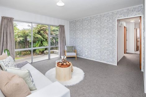 Photo of property in 35 Karen Crescent, Dinsdale, Hamilton, 3204