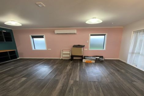 Photo of property in 2a Redwood Drive, Massey, Auckland, 0614